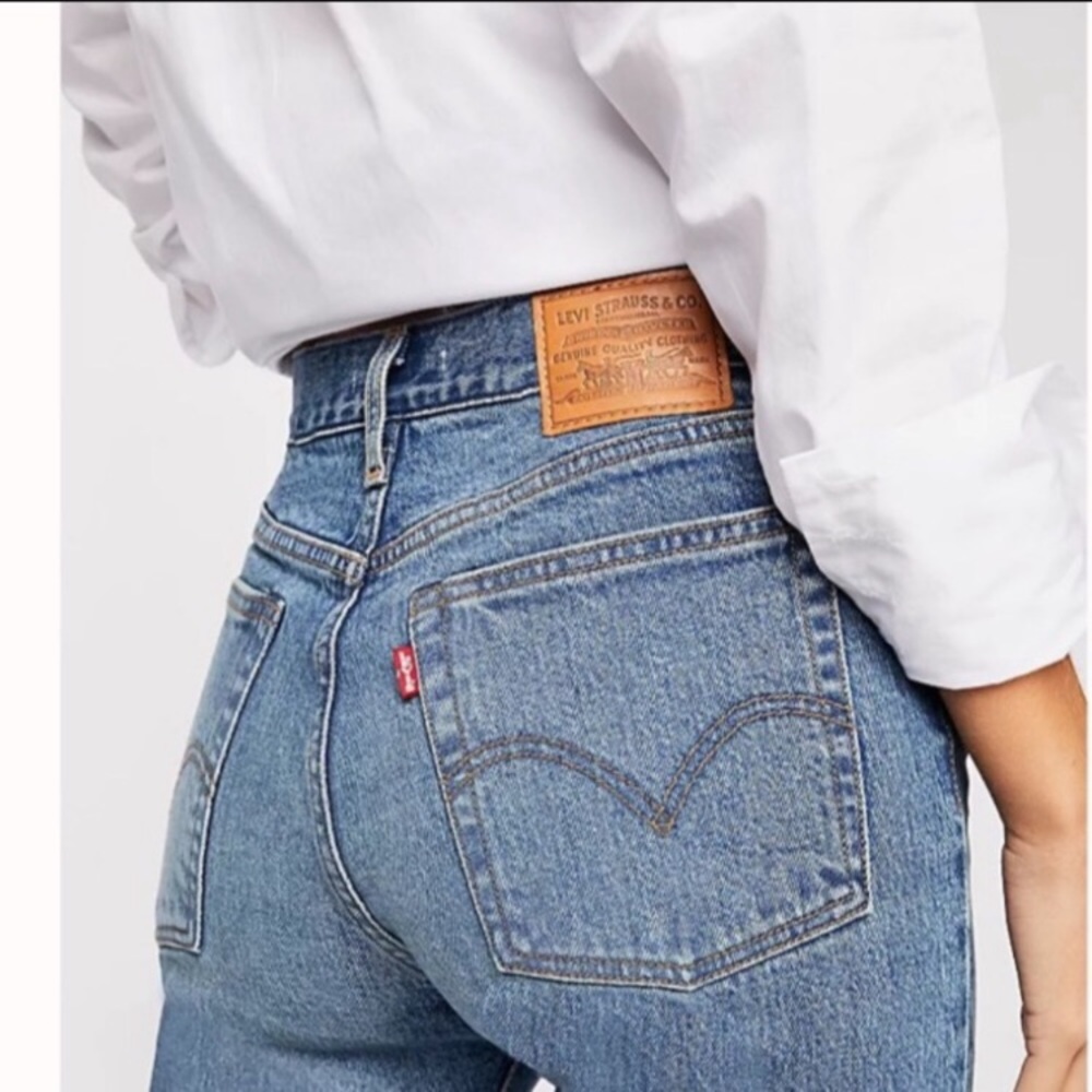 LEVI’S PREMIUM WEDGIE ICONIC BLUE JEANS HIGH-RISE DISTRESSED SIZE 24 NWOT
